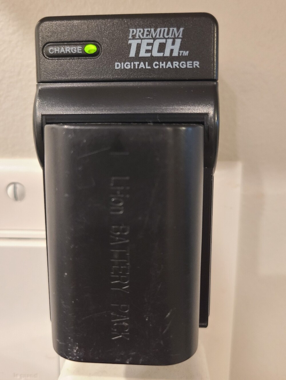 Premium Tech Opteka LP-E6 Battery& Charger for Canon EOS 70D, 5Ds, 6D, 7D Camera